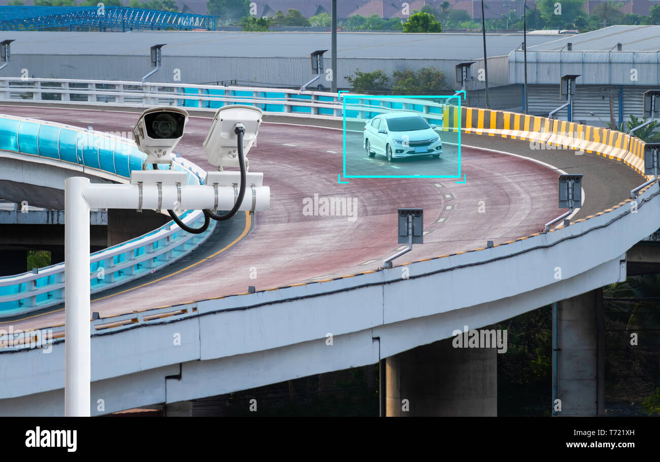 Machine learning analytics identify vehicles technology , Artificial intelligence concept. Software ui analytics and recognition cars vehicles in city Stock Photo