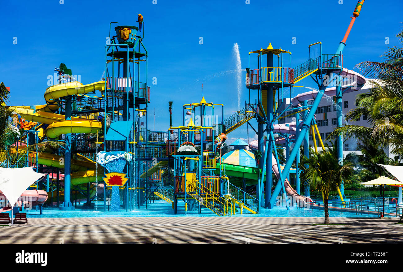 Aqua park slides hi-res stock photography and images - Alamy