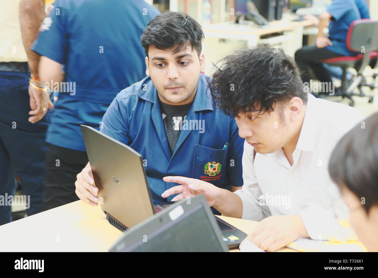 Asia college collaboration hi-res stock photography and images - Alamy