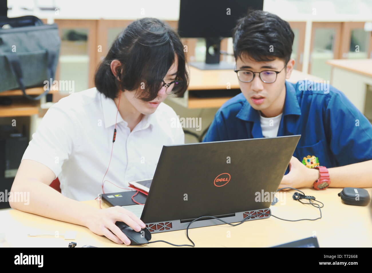 Chinese class engineering hi-res stock photography and images - Alamy