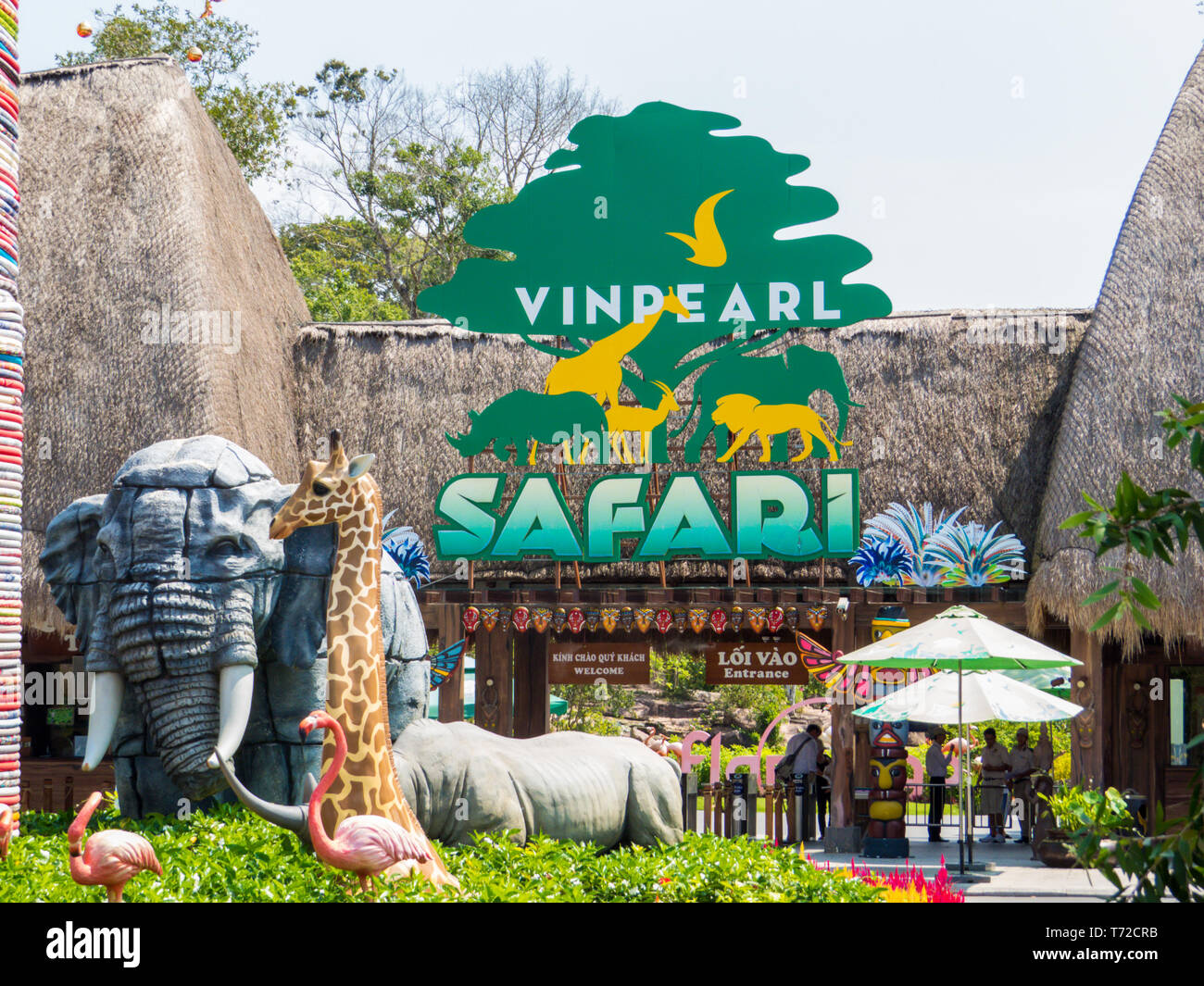 PHU QUOC, VIETNAM - FEBRUARY 12, 2018: View of the entrance to the Vinpearl  Safari zoo park Stock Photo - Alamy