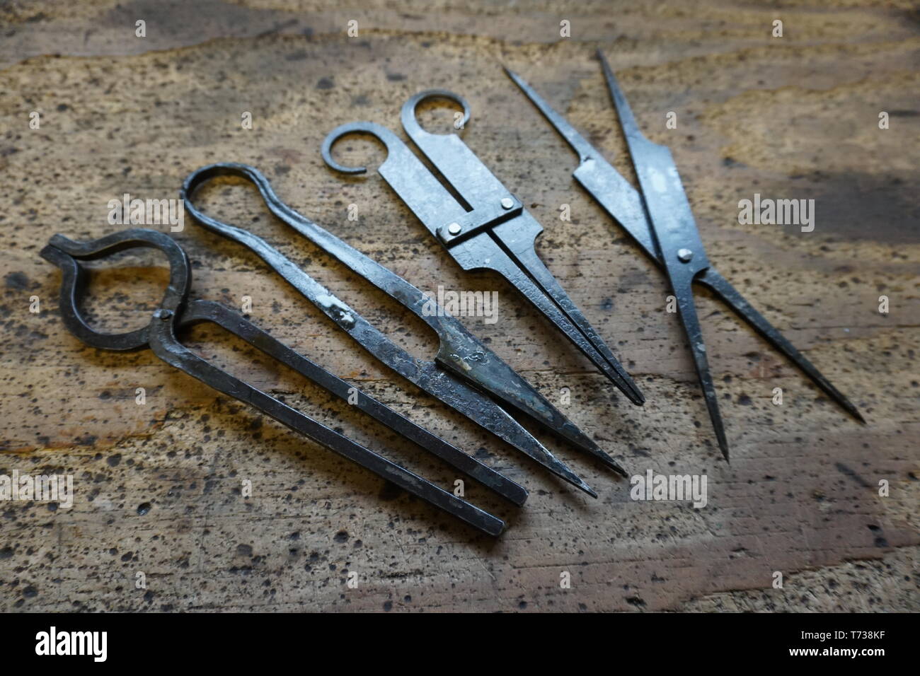medieval surgeons tools and instruments, reconstructed by daegrad tools