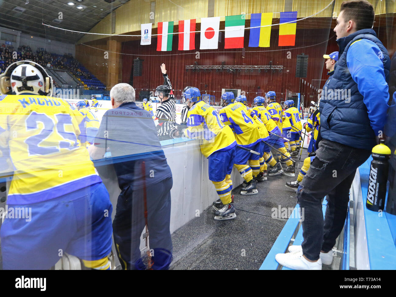 Ice Hockey Players Bench Hi Res Stock Photography And Images Alamy