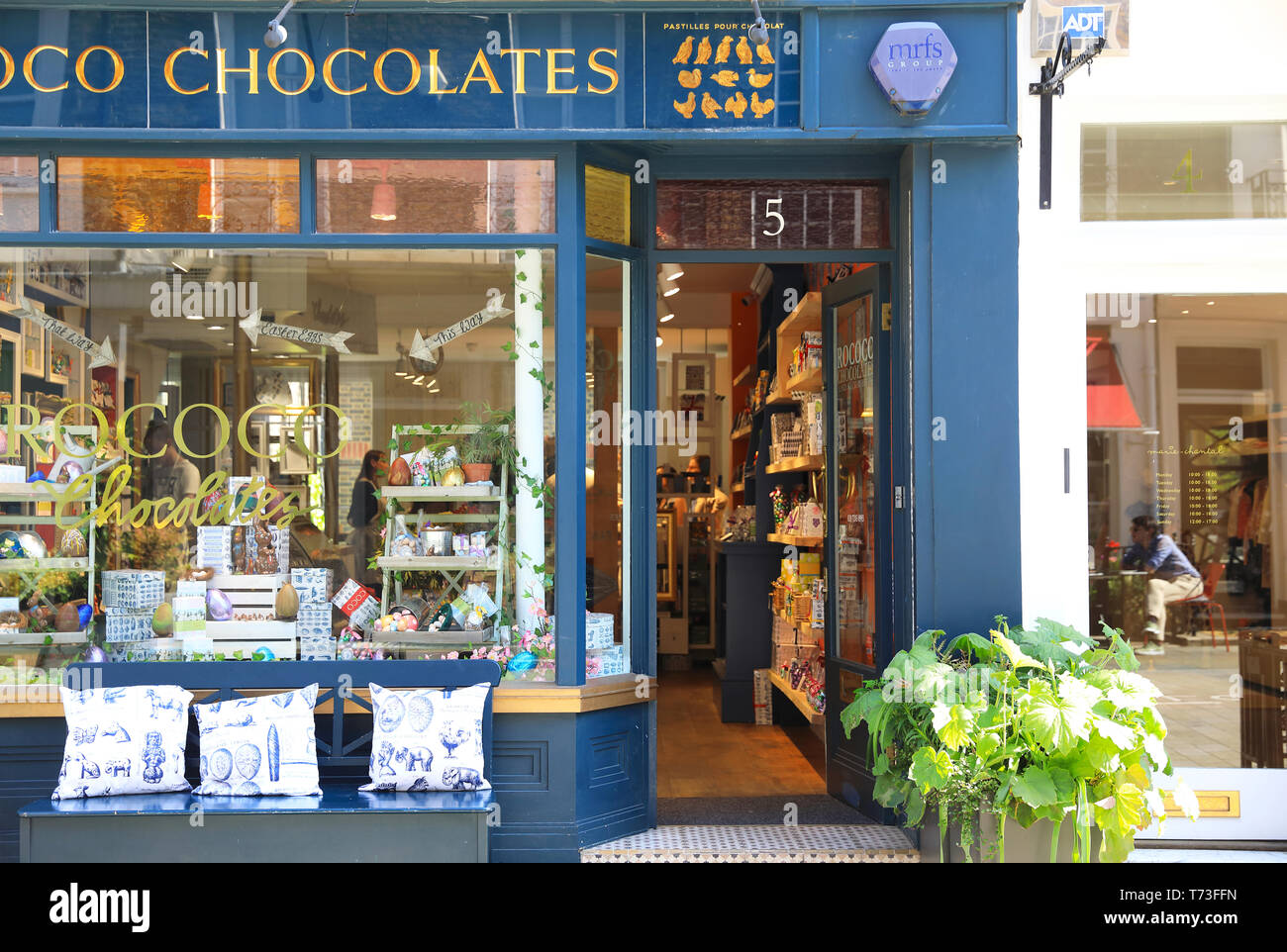French chocolatier Rococo Chocolates shop on stylish Motcomb Street, in stylish Belgravia, London SW1, UK Stock Photo