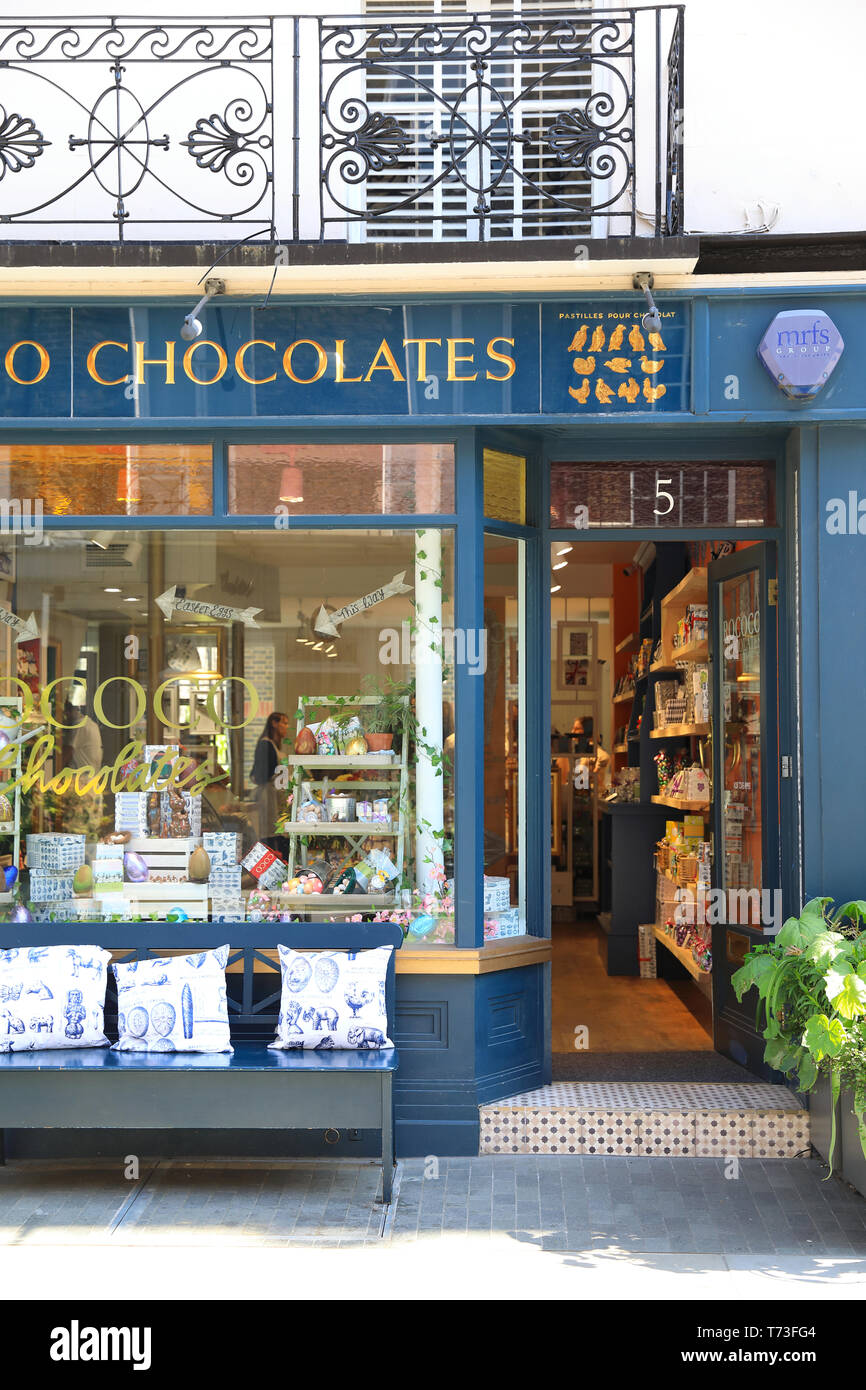 French chocolatier Rococo Chocolates shop on stylish Motcomb Street, in stylish Belgravia, London SW1, UK Stock Photo