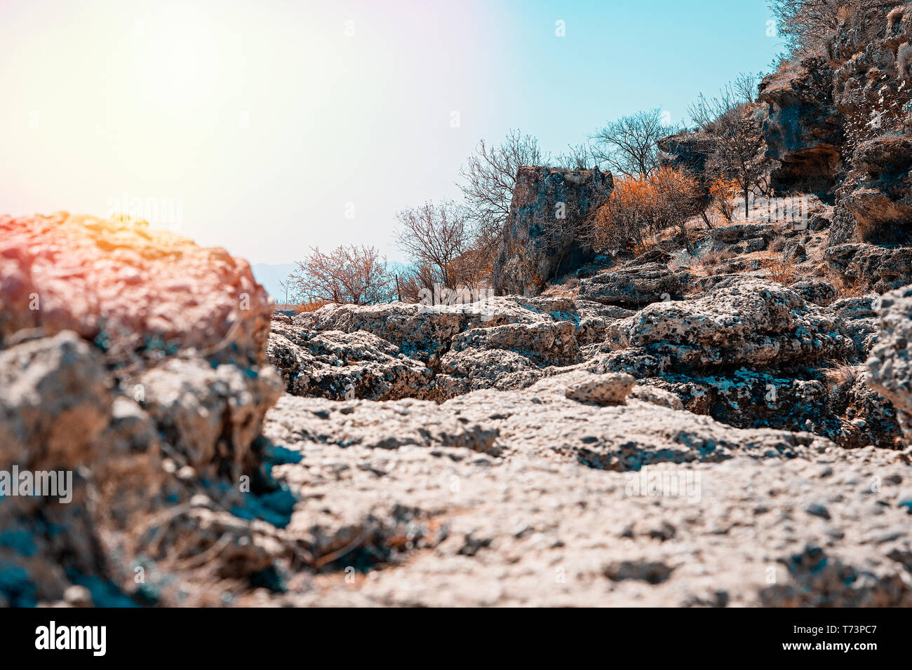 Sharp cliff hi-res stock photography and images - Alamy