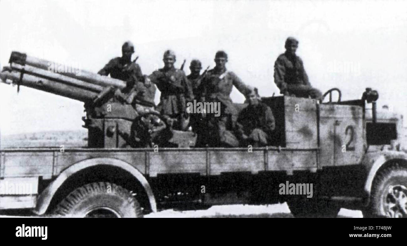 100 17 Lancia 3ro Anti Tank Cannon During The North African Campaign Stock Photo Alamy