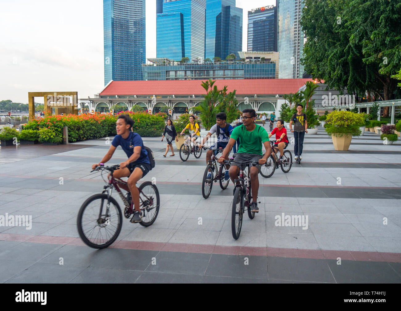 Asian teenagers singapore hi-res stock photography and images - Alamy