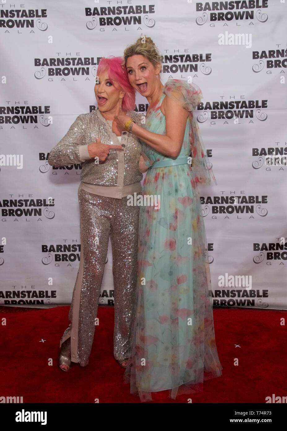 Louisville, Kentucky, USA. 03rd May, 2019. Tanya Tucker and Jennifer Nettles attends the 2019 Barnstable Brown Kentucky Derby Eve Gala on May 3, 2019 in Louisville, Kentucky. Photo: C Michael Stewart/imageSPACE/MediaPunch Credit: MediaPunch Inc/Alamy Live News Stock Photo