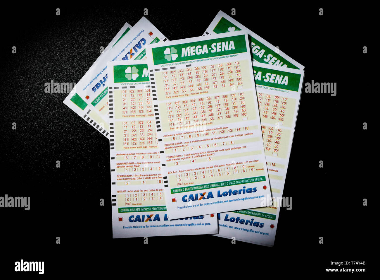 SÃO PAULO, SP - 04.05.2019: MEGA SENA PODE PAGAR HOJE 140 MILHÕES - Mega-Sena can pay a prize of $ 140 million for those who hit the six dozen of the 2,148 contest, which will be drawn on Saturday (04). The bet is accumulated for 11 rounds, the lottery can pay today the highest prize of this year and the third largest in the history of the regular contests of Brazil. (Photo: Aloisio Mauricio/Fotoarena) Stock Photo