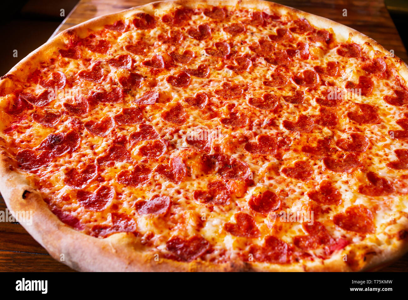 Hot and fresh pizza hi-res stock photography and images - Alamy