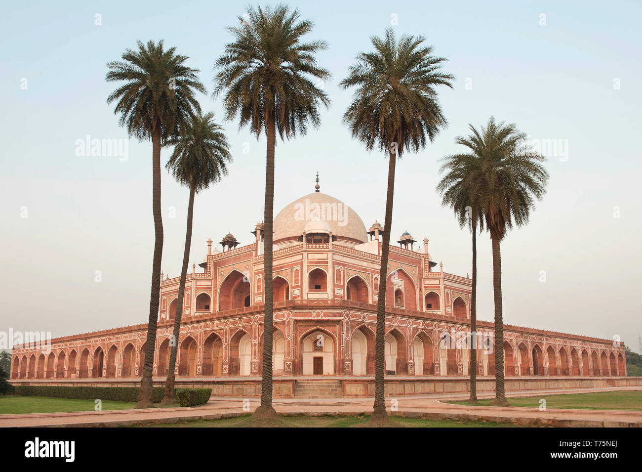 Taj mahal new delhi hi-res stock photography and images - Alamy