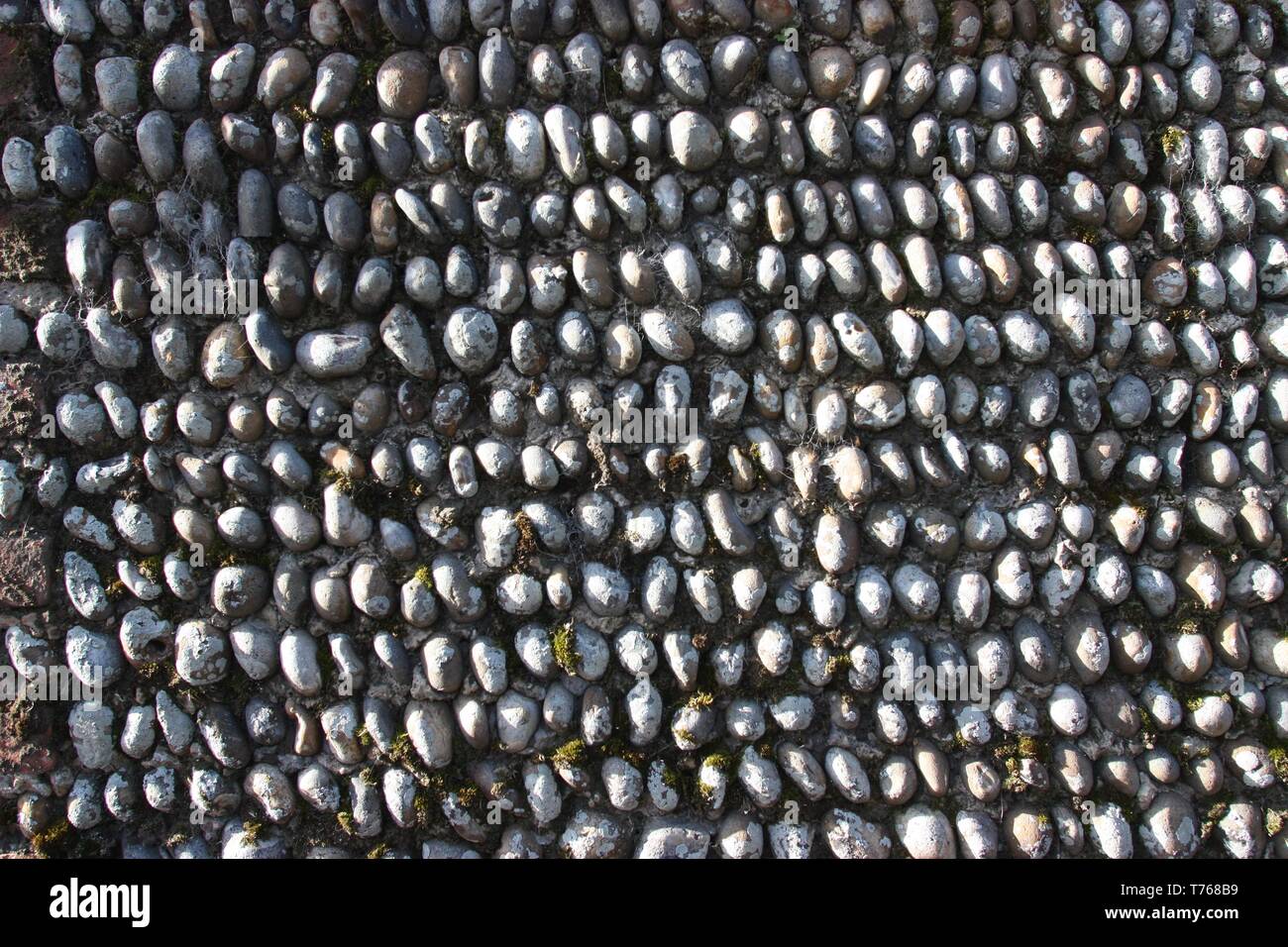 Wall made of pebbles hires stock photography and images Alamy