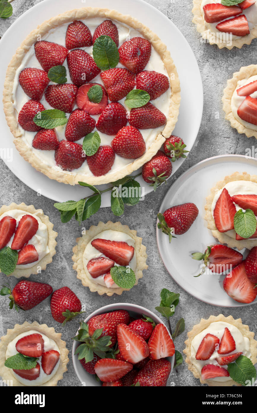 Fruit cake base hires stock photography and images Alamy