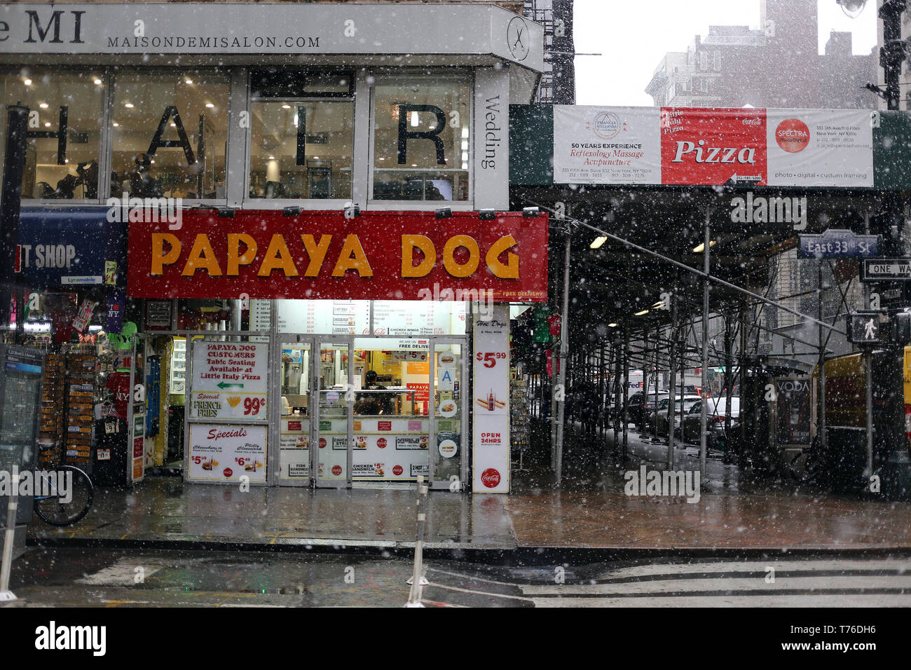 Papayas dog facade in Bradway ave in Manhattan, NY Stock Photo