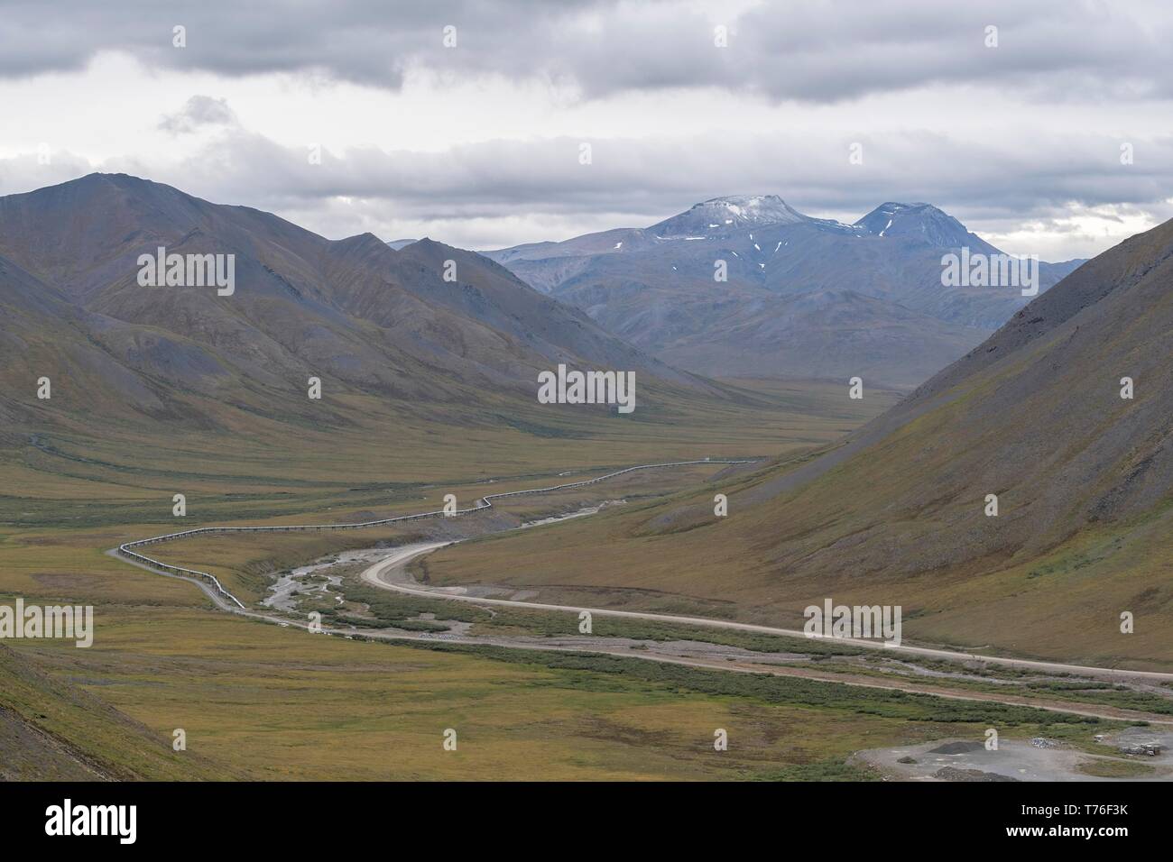 Dalton Highway and Trans-Alaska Pipeline, Brooks Range, Alaska, USA Stock Photo