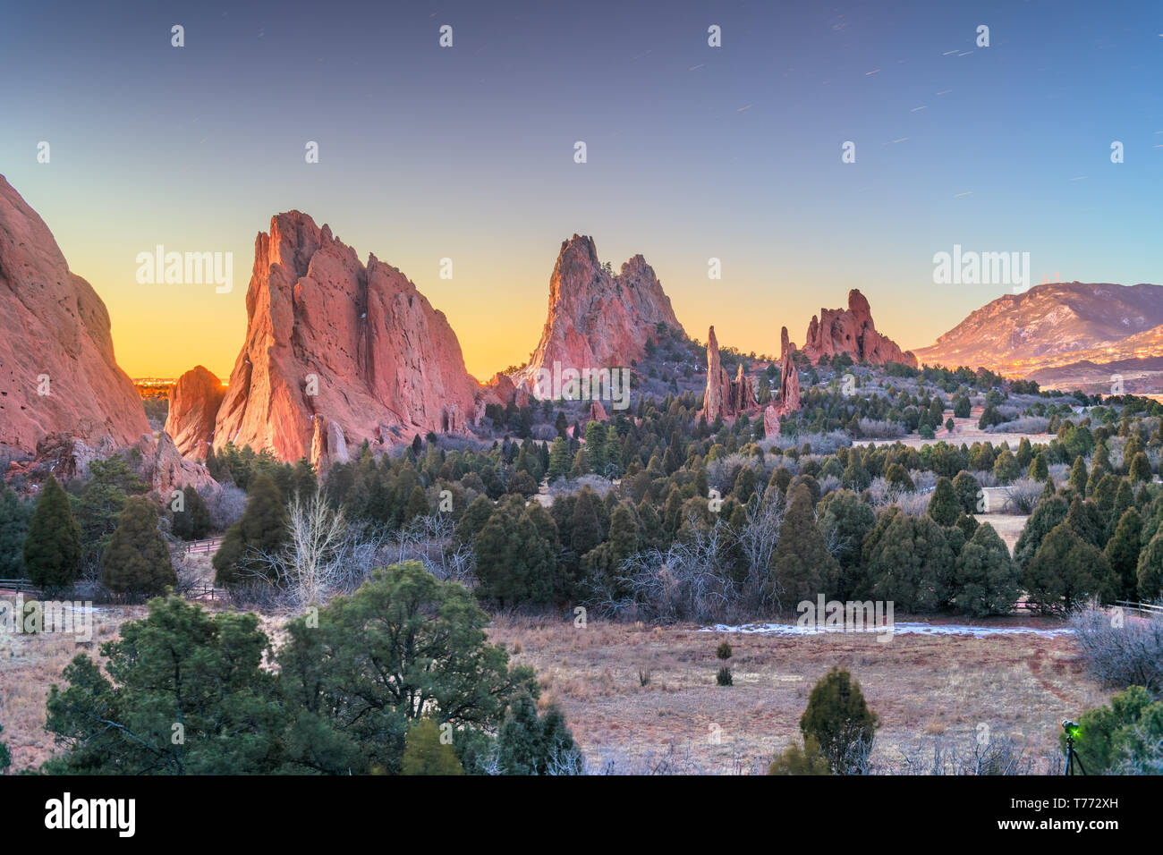 Garden of the gods hi-res stock photography and images - Alamy