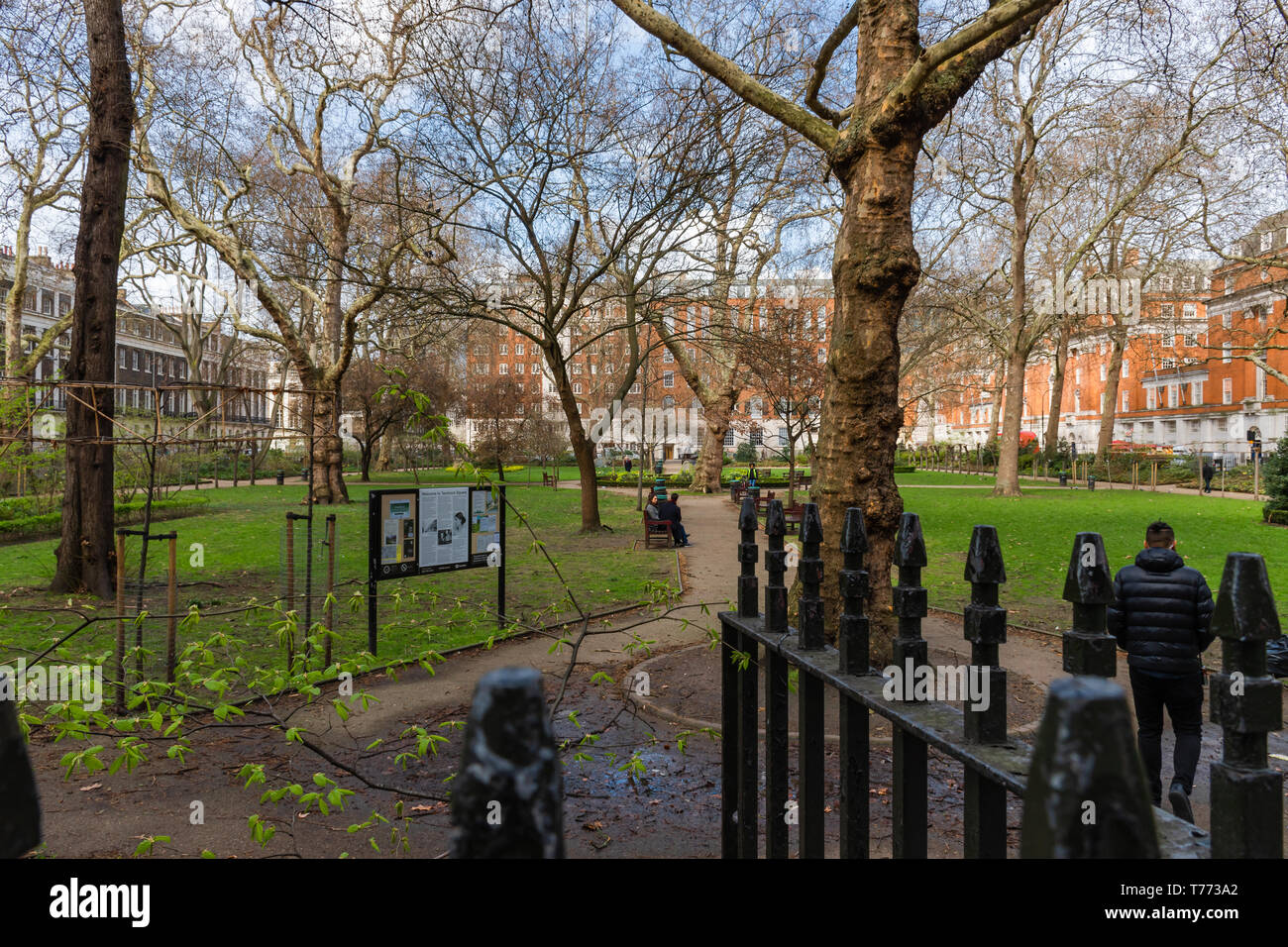 Tavistock Square Gardens London Stock Photo Alamy