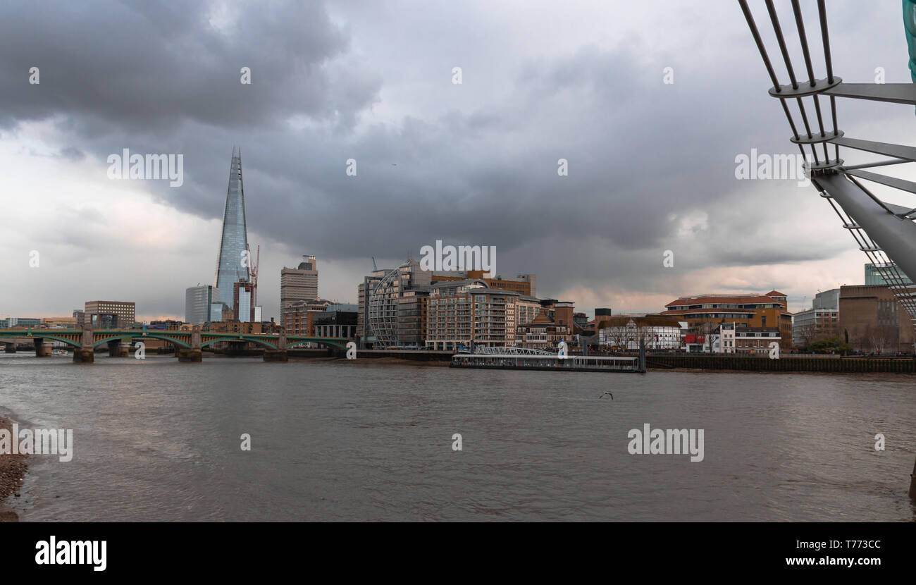 View of the Thames and London - Blick auf die Themse und London - Vista sul Tamigi e Londra Stock Photo