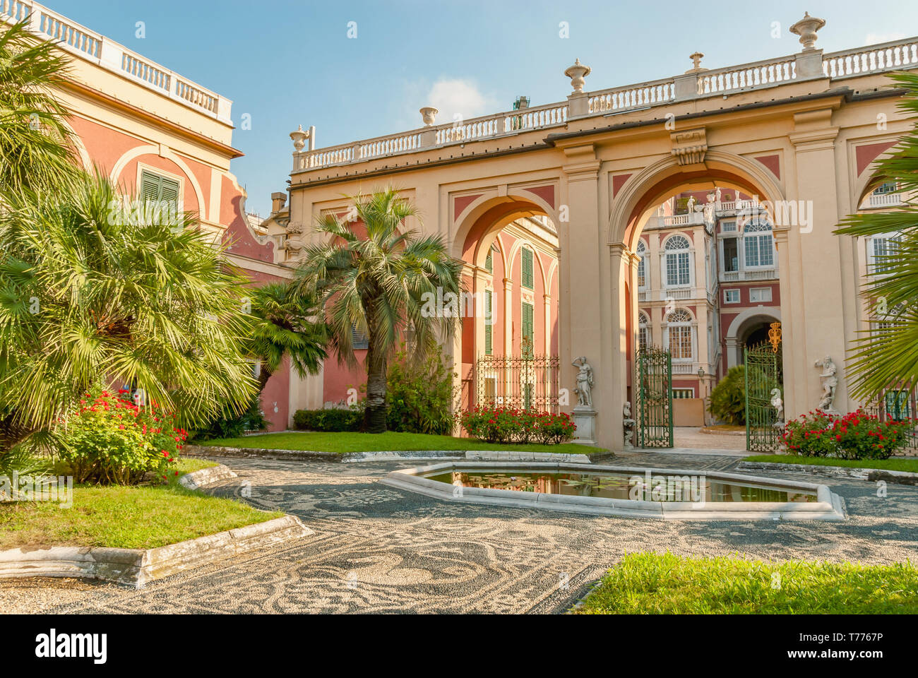 Garden of Palazzo Reale in Genua, Liguria, North West Italy | Garten des Palazzo Reale in Genua, Ligurien, Italien. Der prachtvolle KÃ¶nigliche Palast Stock Photo