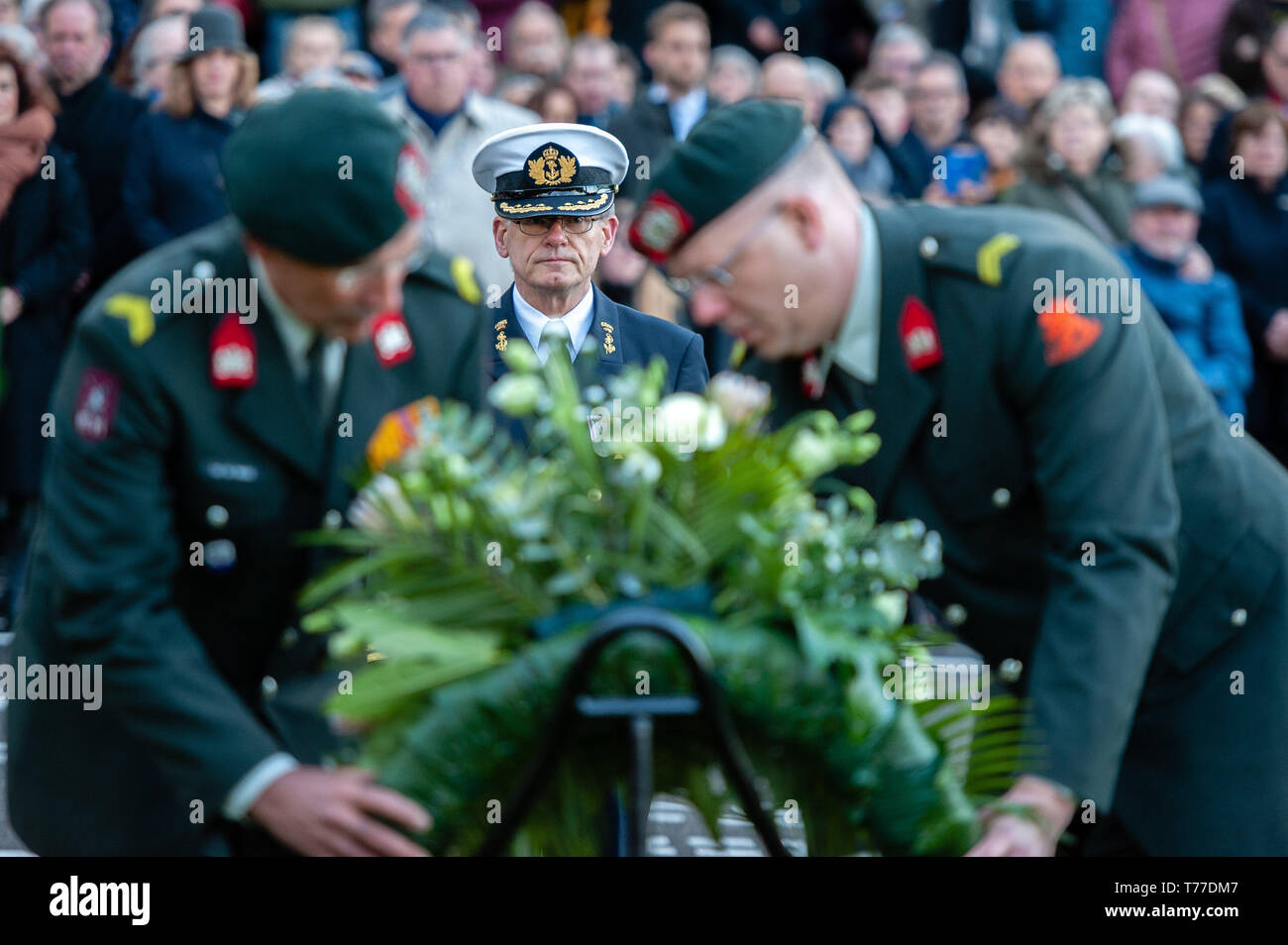 Nijmegen, Gelderland, Netherlands. 4th May, 2019. Mariners are seen leaving flowers during the ceremony.Remembrance day celebrations of the victims of WWII in Nijmegen was held with several ceremonies, including: unveiling a plaque with an honorary list of the fallen soldiers of WWII on Plein 1944 square, After that, the commemorations took place at the ''Kitty de Wijze''. Credit: ZUMA Press, Inc./Alamy Live News Stock Photo