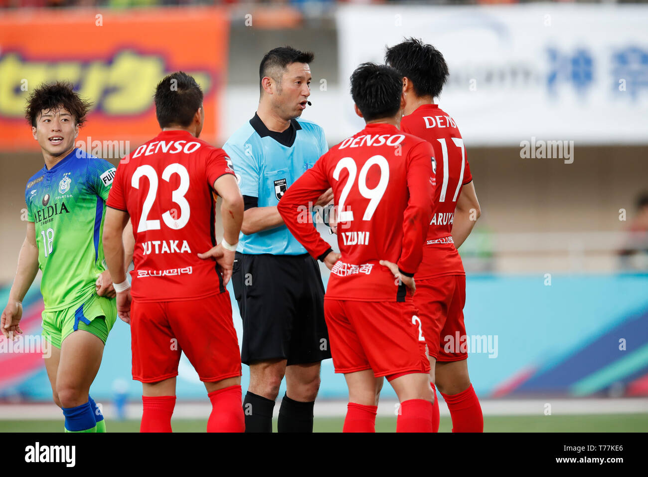 305 Shonan Bellmare V Yokohama Fc J League 2 Stock Photos