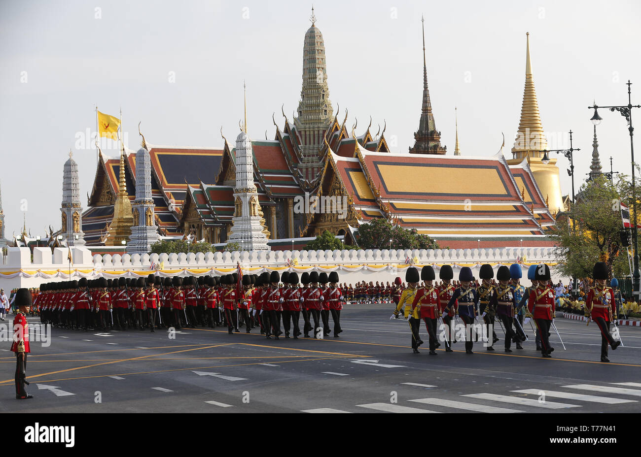 Bangkok, Thailand. 5th May, 2019. Royal guards seen marching during Thailand's King Maha Vajiralongkorn Bodindradebayavarangkun (Rama X) coronation procession on land to encircle the city to give the people the opportunity to attend and pay homage to their new King. Credit: Chaiwat Subprasom/SOPA Images/ZUMA Wire/Alamy Live News Stock Photo
