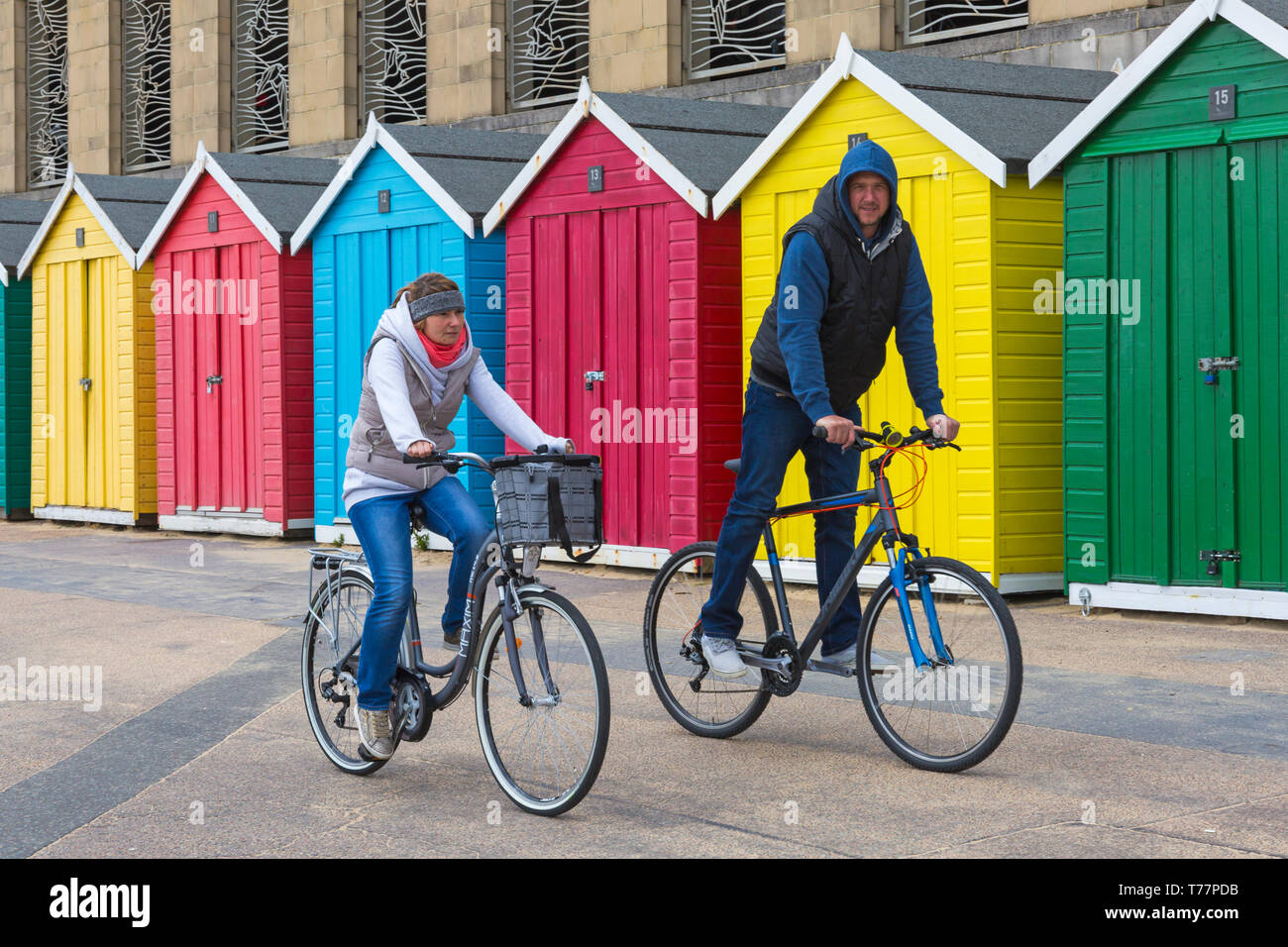 Boscombe, Bournemouth, Dorset, UK. 5th May 2019. UK weather: cold cloudy afternoon at Boscombe, Bournemouth. Credit: Carolyn Jenkins/Alamy Live News Stock Photo