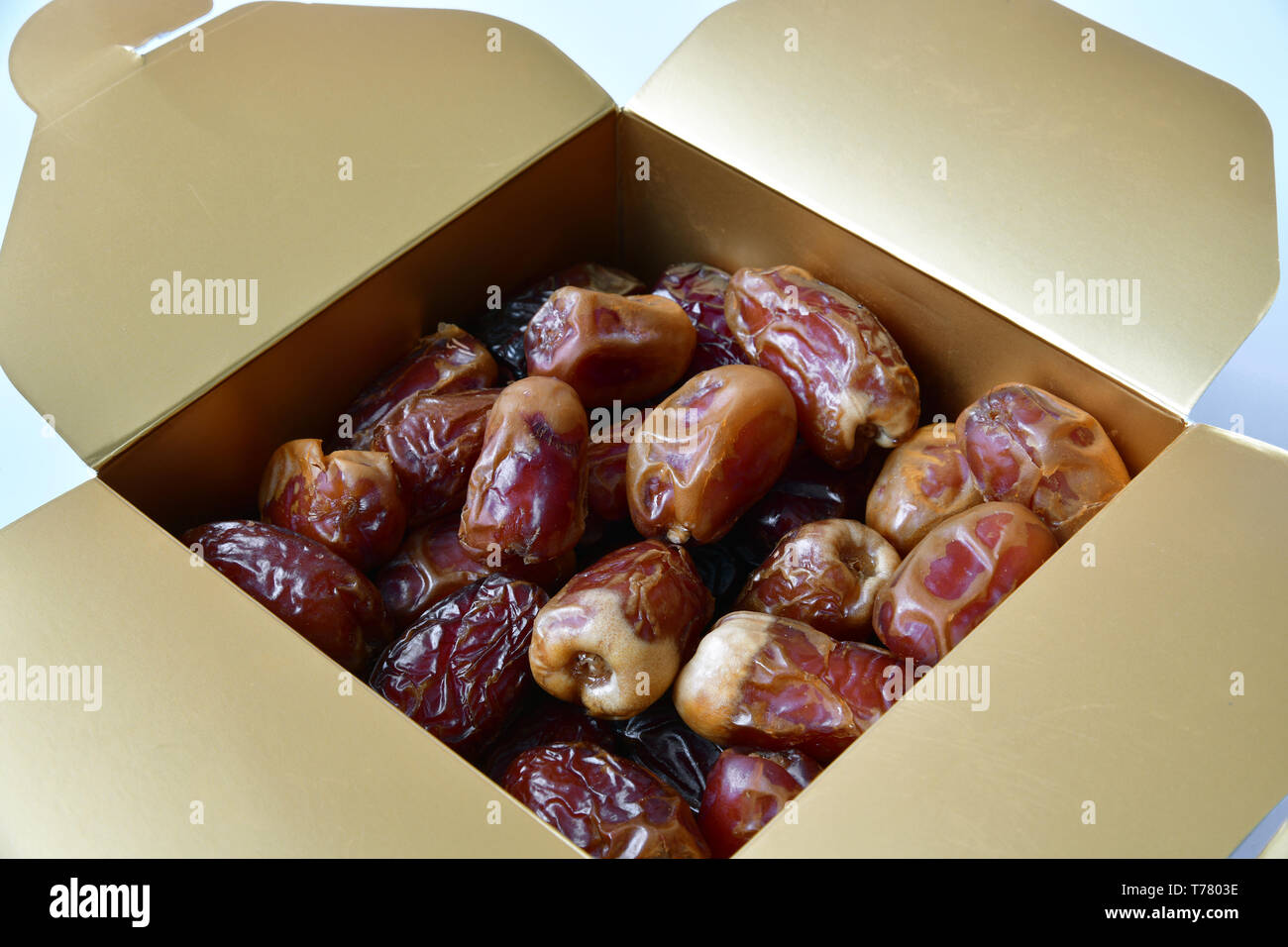 Dates box fruit hires stock photography and images Alamy