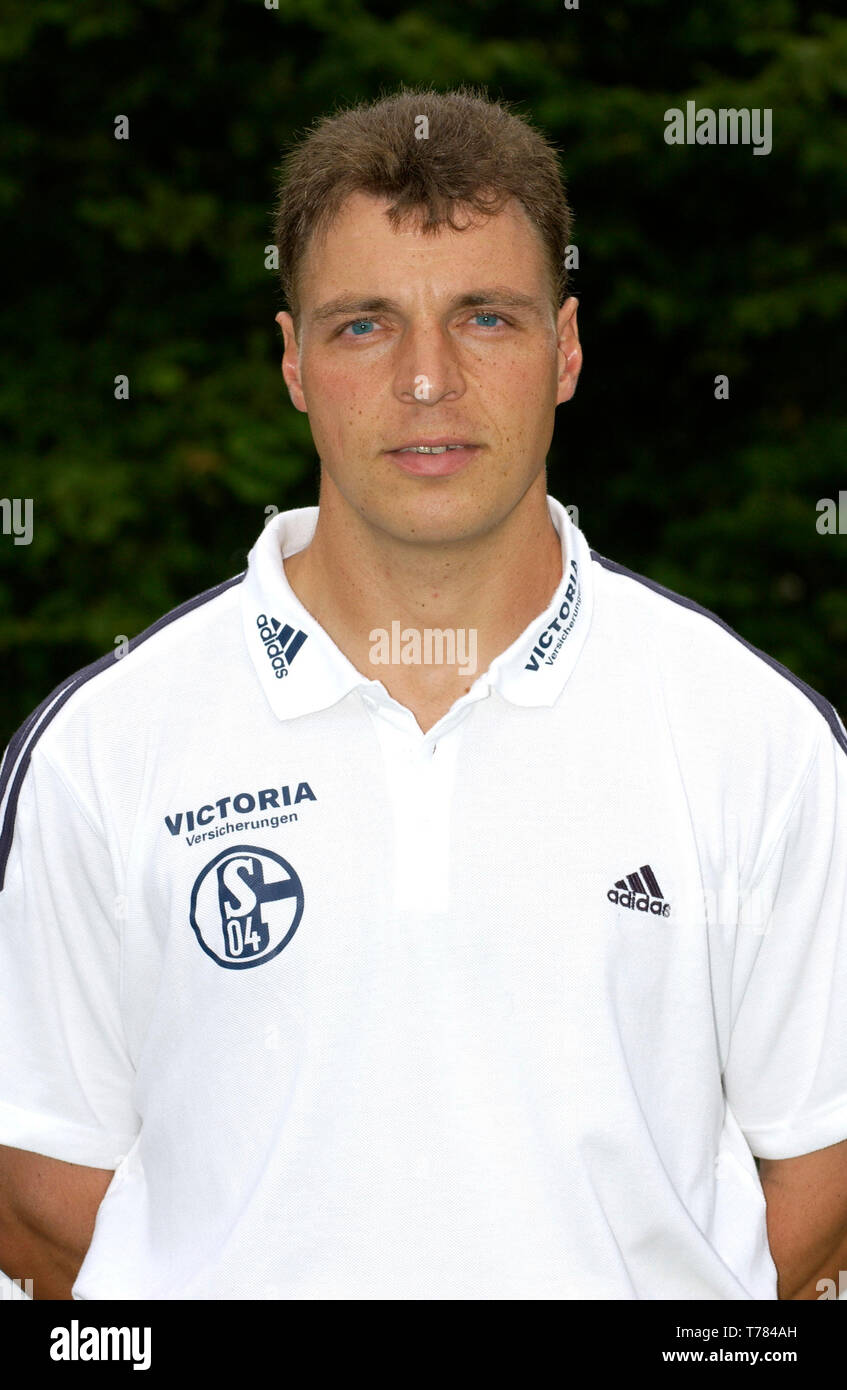 Gelsenkirchen, Germany 1.7.2003, Team presentation Schalke 04, Season