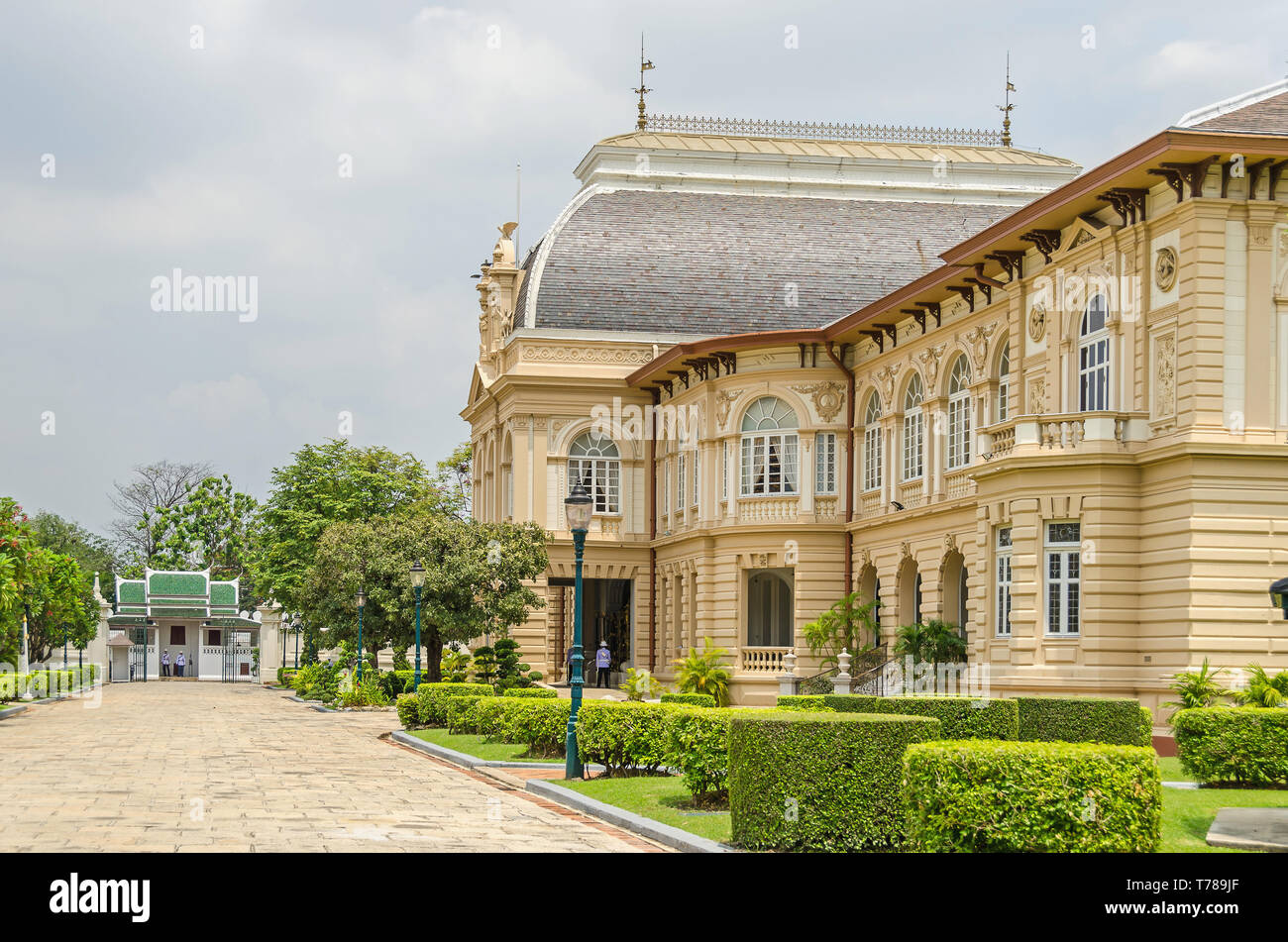 The Neo-Renaissance residence Phra Thinang Boromphiman, the largest structure within the Siwalai Garden and the most modern building within the Grand  Stock Photo
