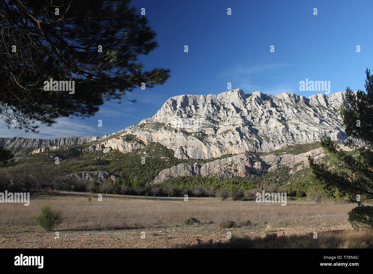 The Montagne Sainte Victoire, to the north of Aix-en-Provence. It was a favourite subject of inspiration for the Impressionist painter Paul Cezanne Stock Photo