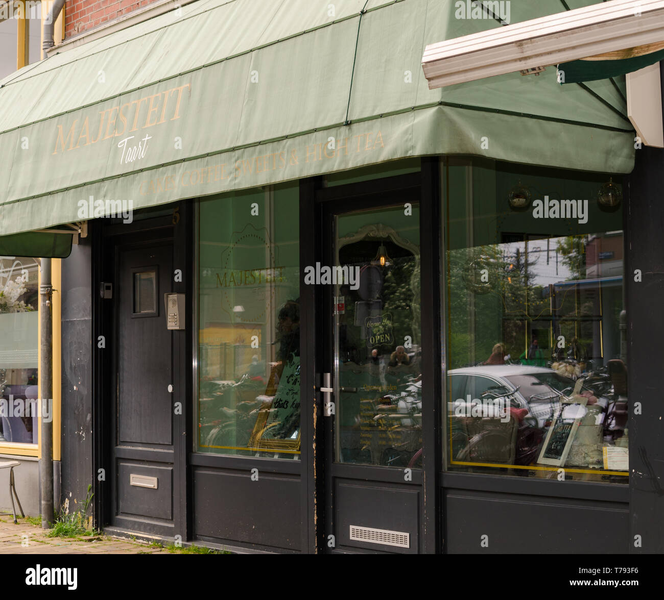 Boutique bakery "Majesteit Taart" in Amsterdam, Netherlands. Cakes