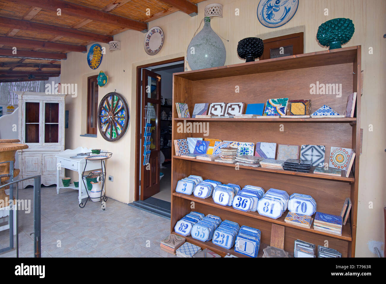 Pottery shop, Malfa village, Salina Island, Aeolian archipelago, Sicily, Italy Stock Photo