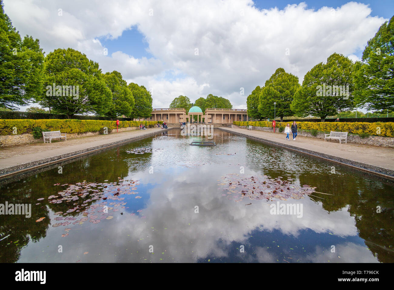 Eaton Park Norwich Rotunda And Lilly Pond Norfolk Uk Stock Photo Alamy eaton-park-norwich-rotunda-and-lilly-pond-norfolk-uk-stock-photo-alamy