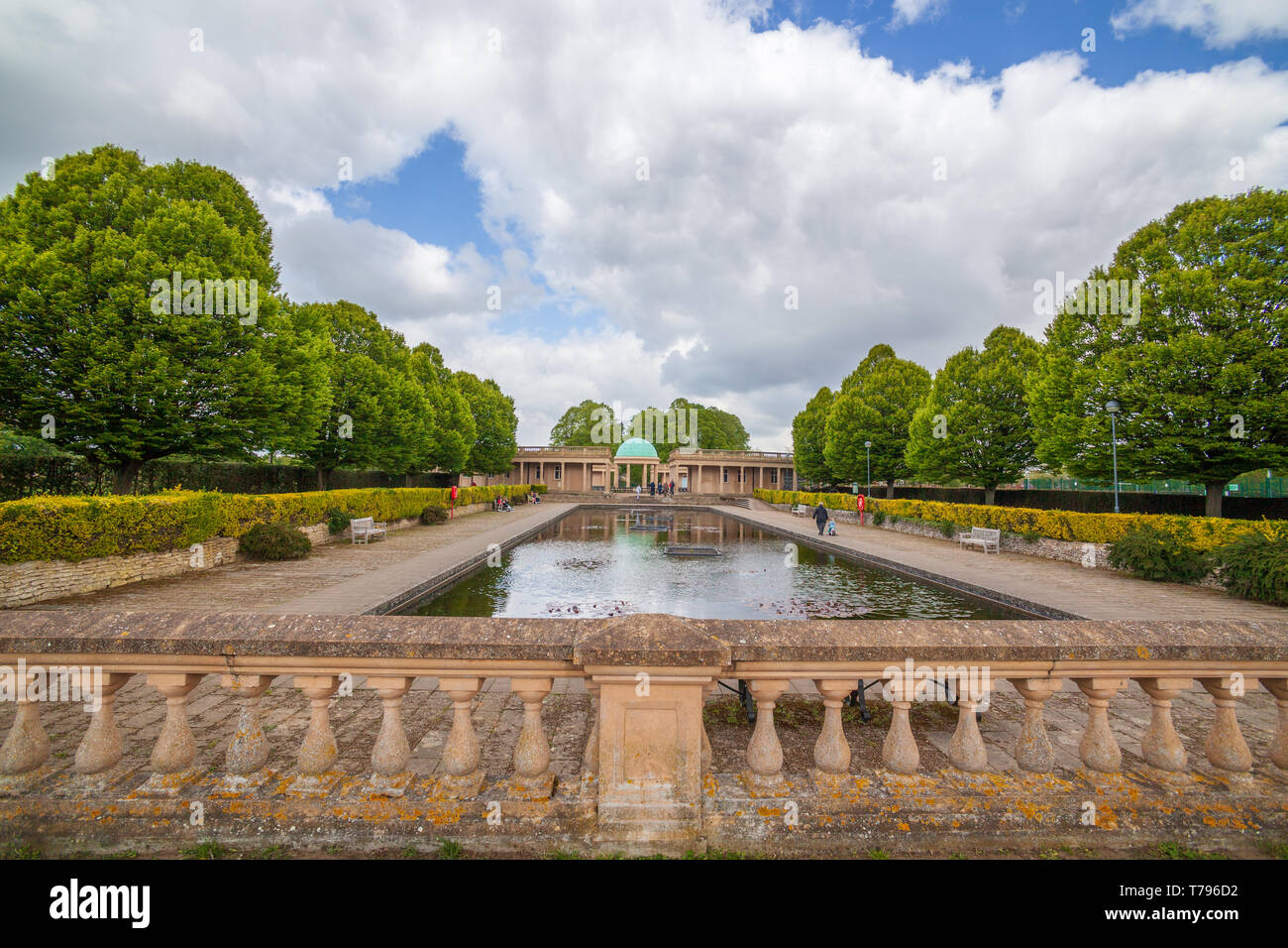 Eaton Park Norwich Rotunda And Lilly Pond Norfolk Uk Stock Photo Alamy eaton-park-norwich-rotunda-and-lilly-pond-norfolk-uk-stock-photo-alamy