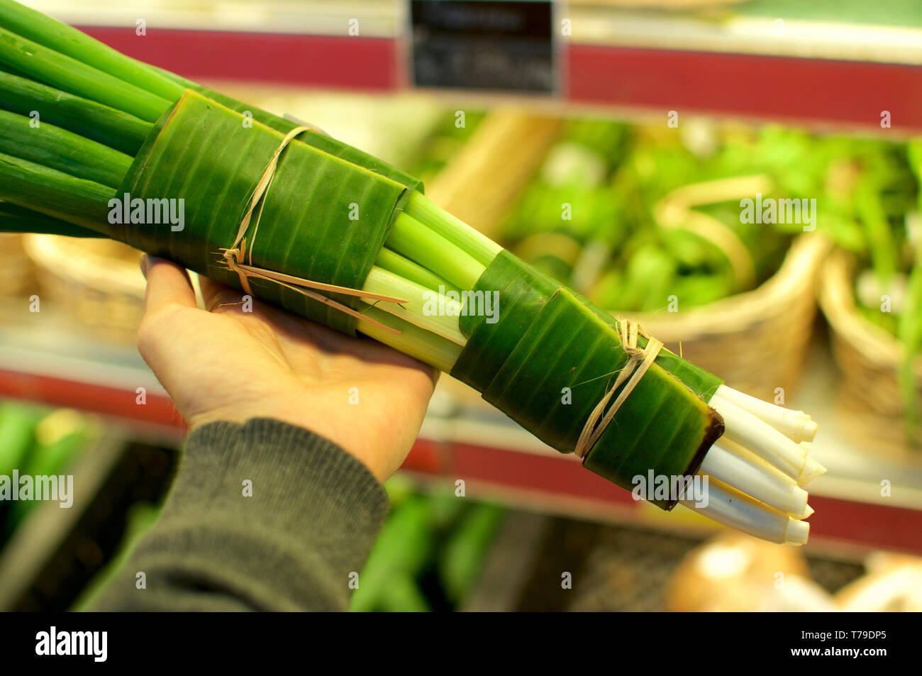 Leek Wrapped Vegetables wrapped in plastic hi-res stock photography and images - Alamy