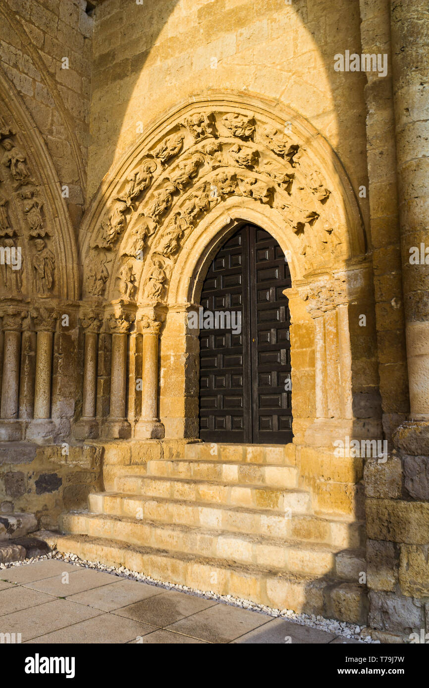 Villalcazar de Sirga church Stock Photo - Alamy