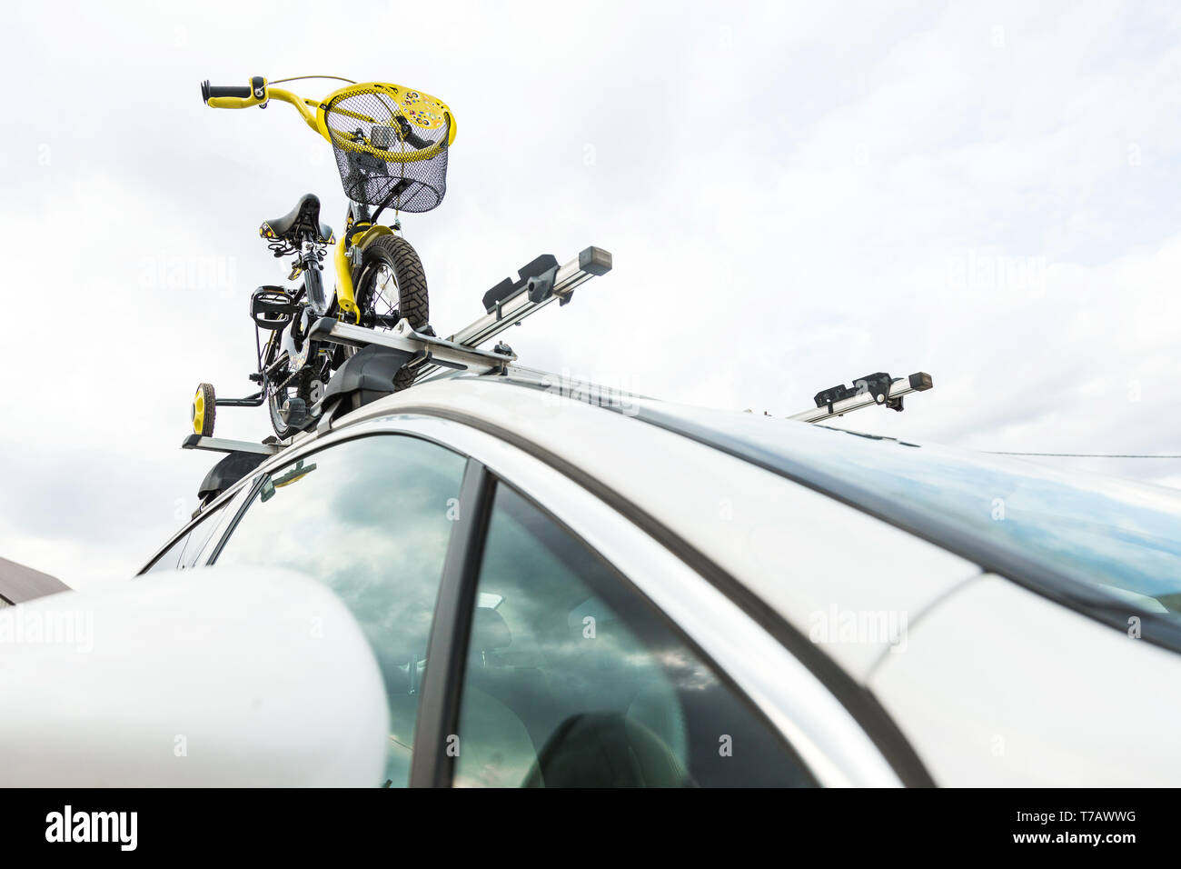 Sky rack for car outlet