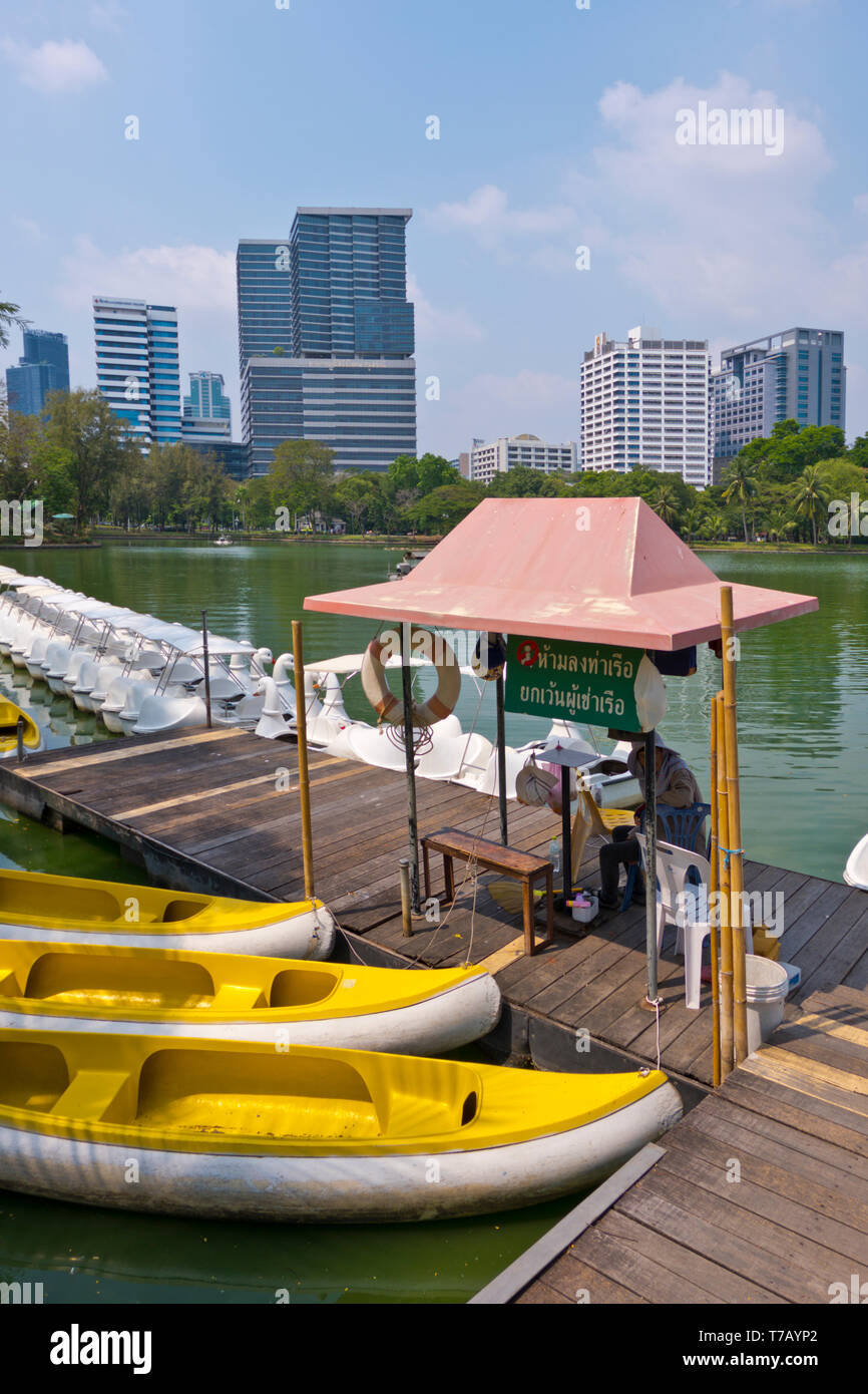 Boat Rental Lake Lumphini Park Pathum Wan District Bangkok