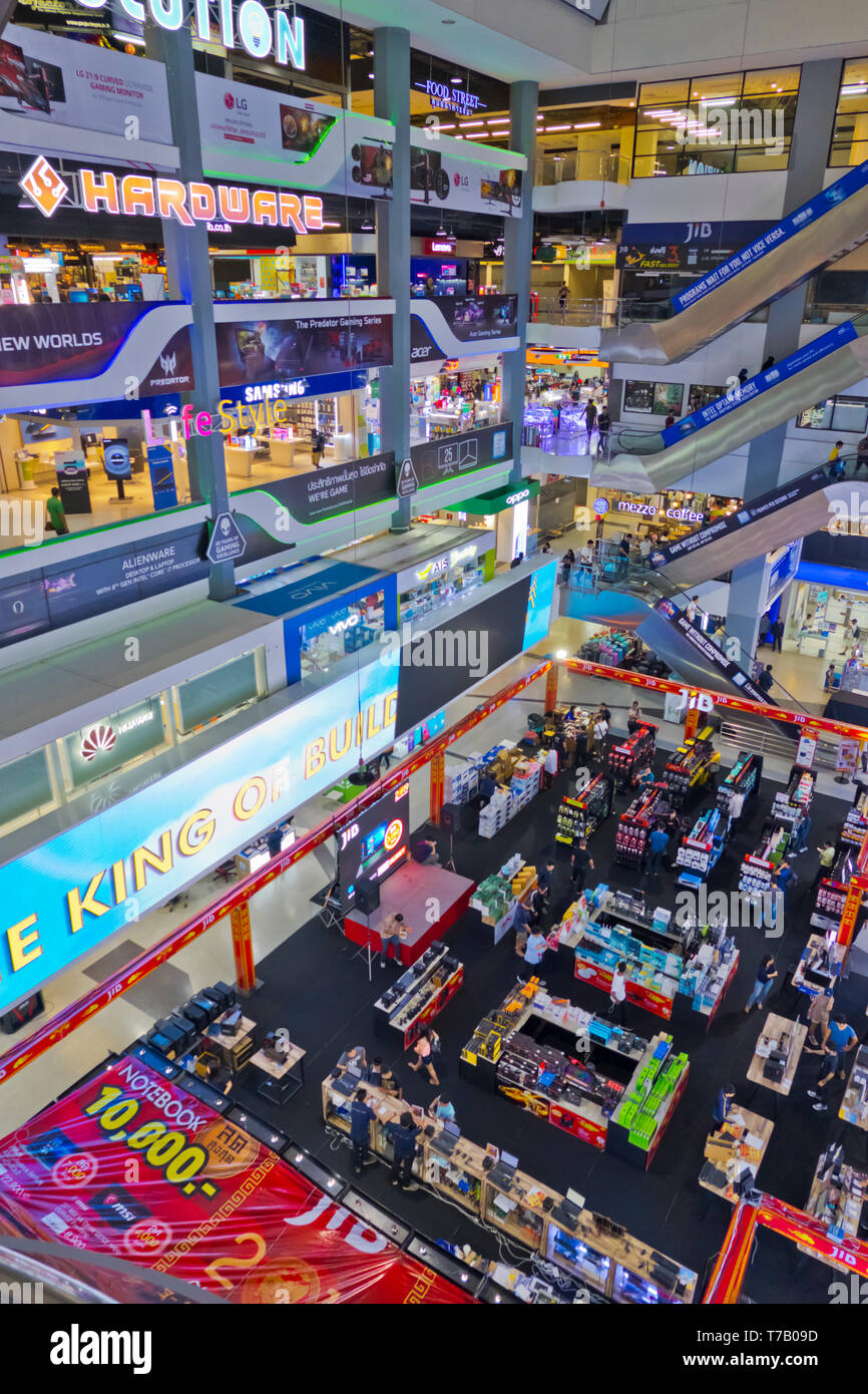 Pantip Plaza, IT and electronics shopping mall, Ratchathewi, Bangkok, Thailand Stock Photo