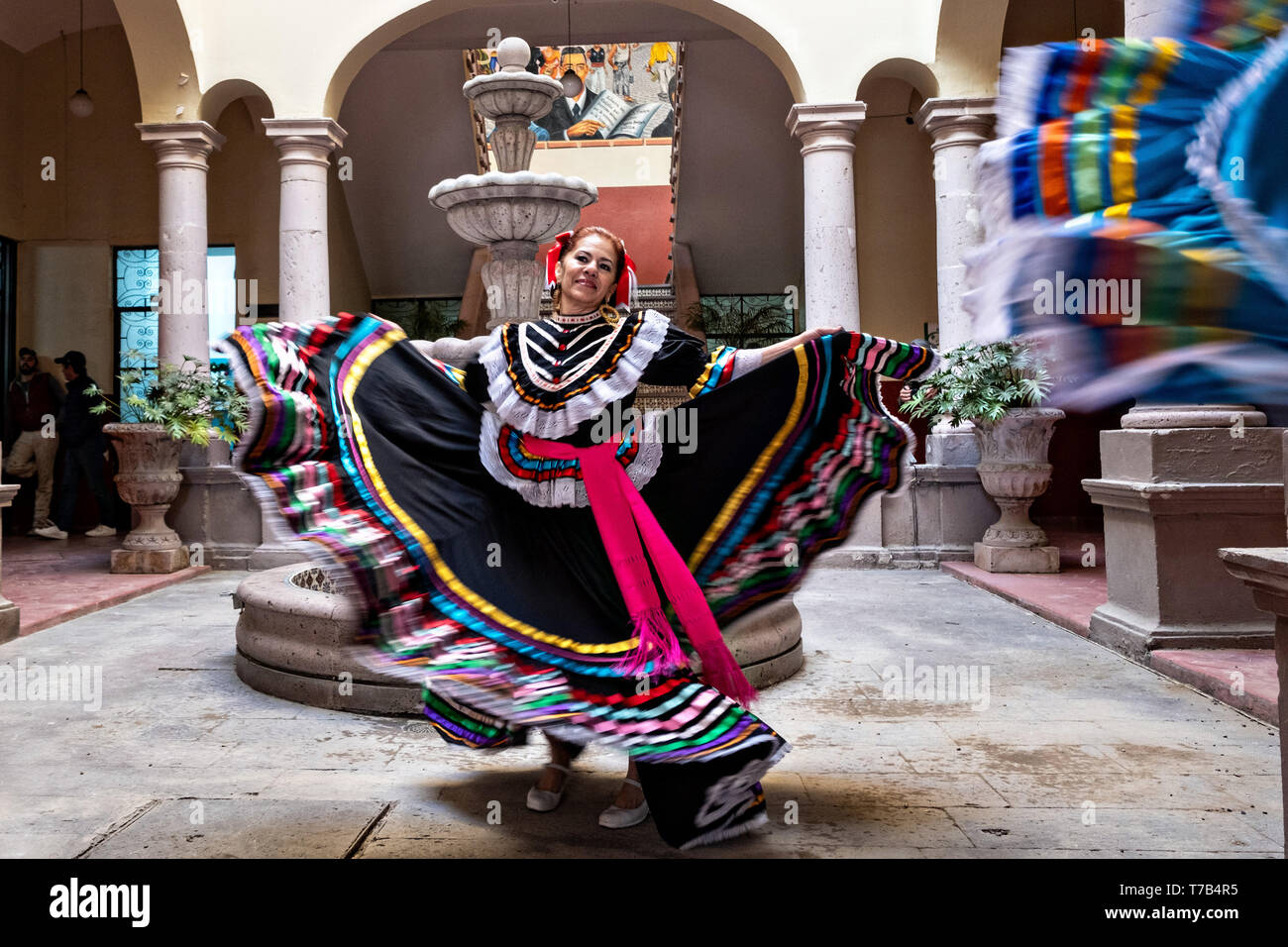 China poblana dress hi-res stock photography and images - Alamy