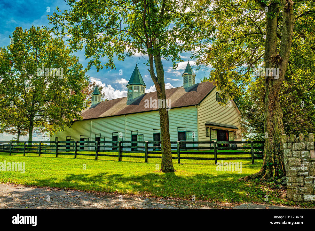 Horse Barn in Kentucky Stock Photo - Alamy