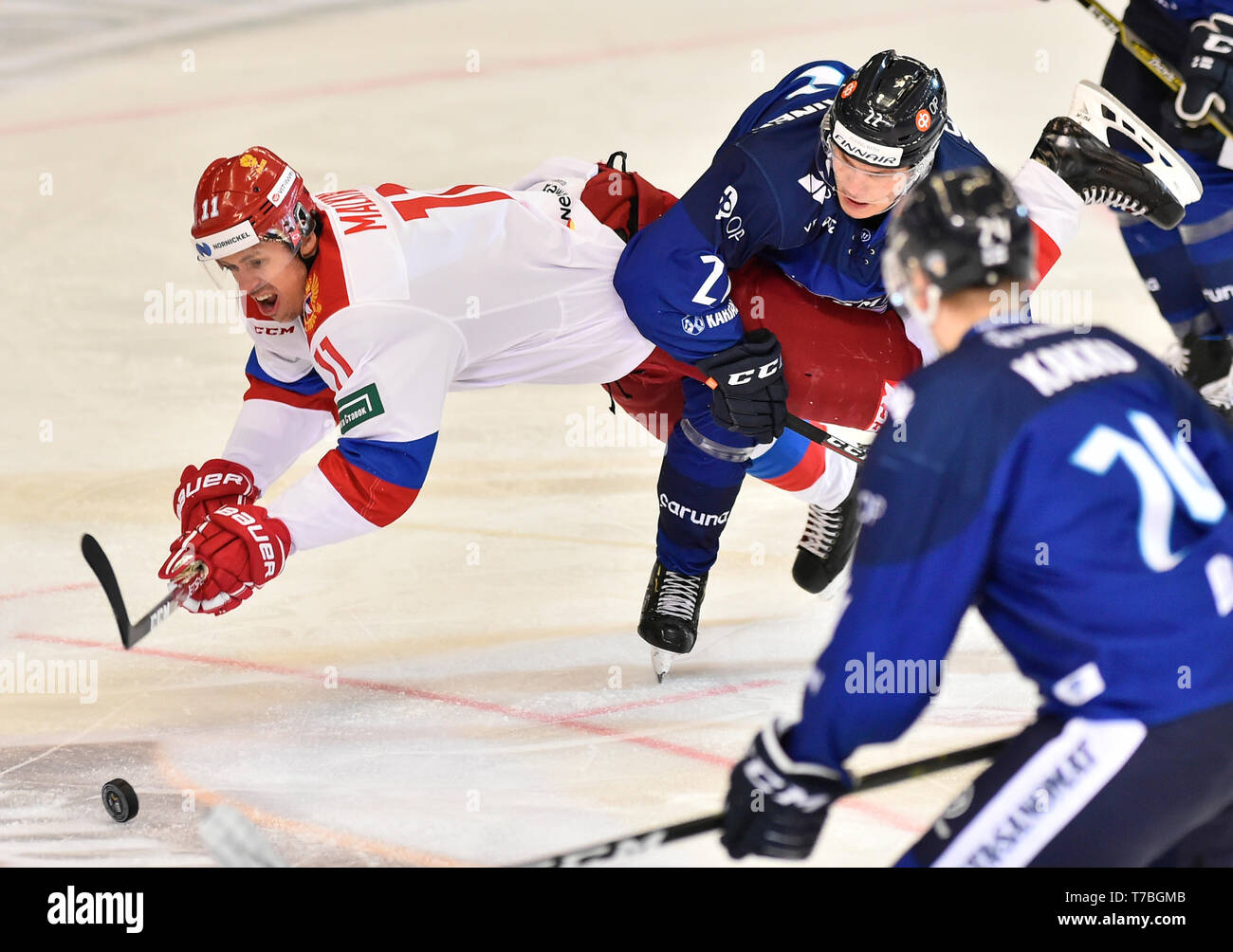 Brno, Czech Republic. 04th May, 2019. L-R Yevgeni Malkin (RUS) and Eetu Luostarinen (FIN) in action during the Russia vs Finland match within Carlson Hockey Games tournament, part of Euro Hockey Tour in Brno, Czech Republic, May 4, 2019. Credit: Lubos Pavlicek/CTK Photo/Alamy Live News Stock Photo