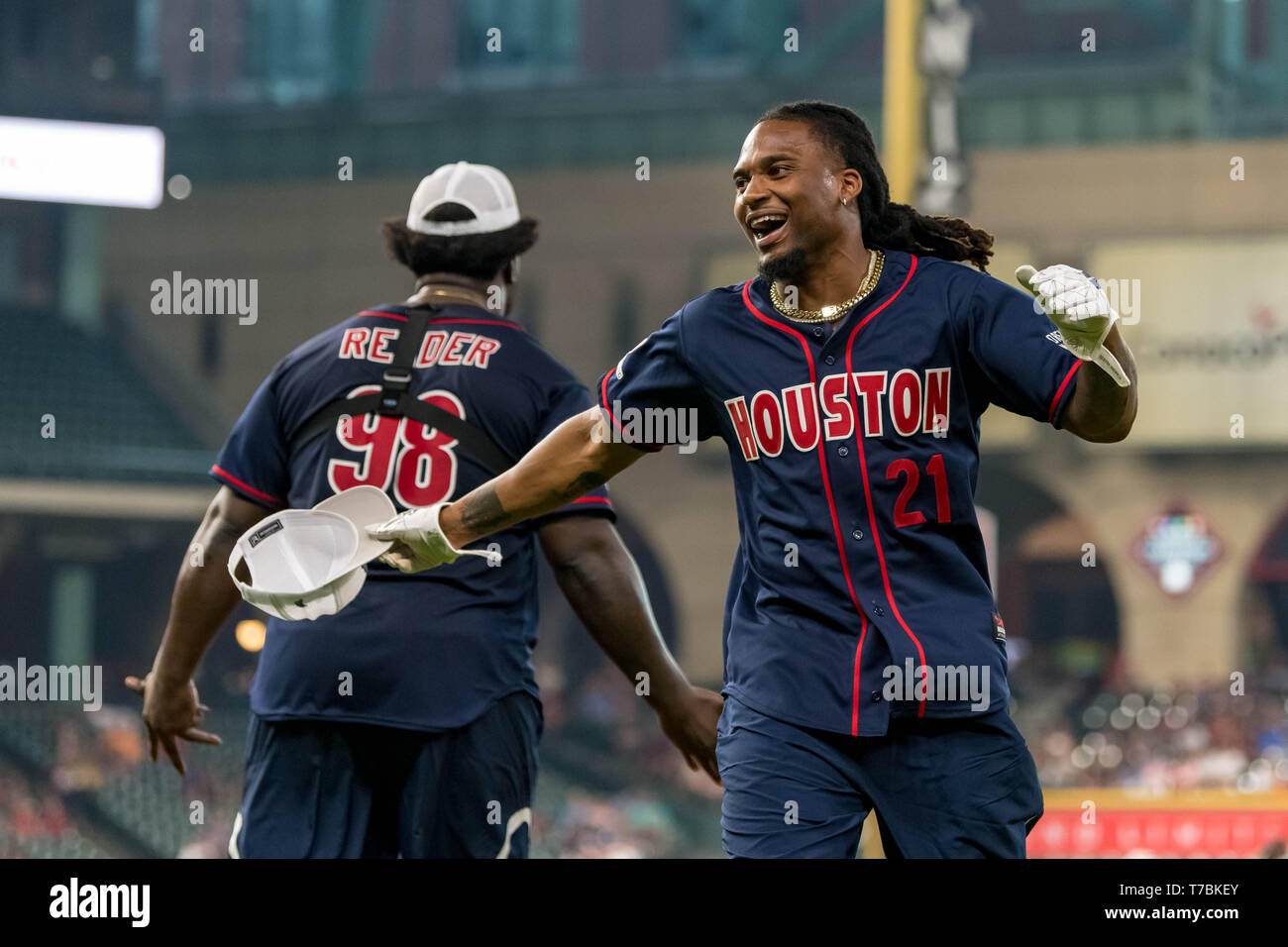May 04, 2019 Houston Texans cornerback Bradley Roby (21) during the JJ Watt Charity Classic, a softball game that provides funding for after-school athletic programs enhancing opportunities for middle-school aged children in the community to become involved in athletics, so that they may learn the character traits of accountability, teamwork, leadership, work ethic and perseverance, while in a safe and supervised environment with their peers Maria Lysaker/CSM Stock Photo