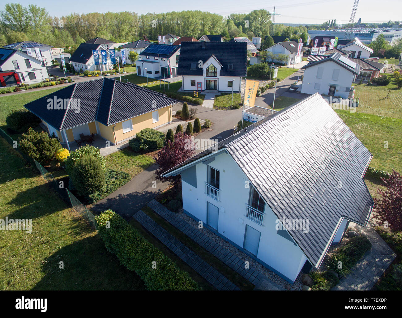 Schkeuditz, Germany. 30th Apr, 2019. View of the Unger model house park