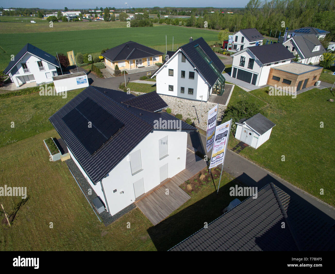 Schkeuditz, Germany. 30th Apr, 2019. View of the Unger model house park