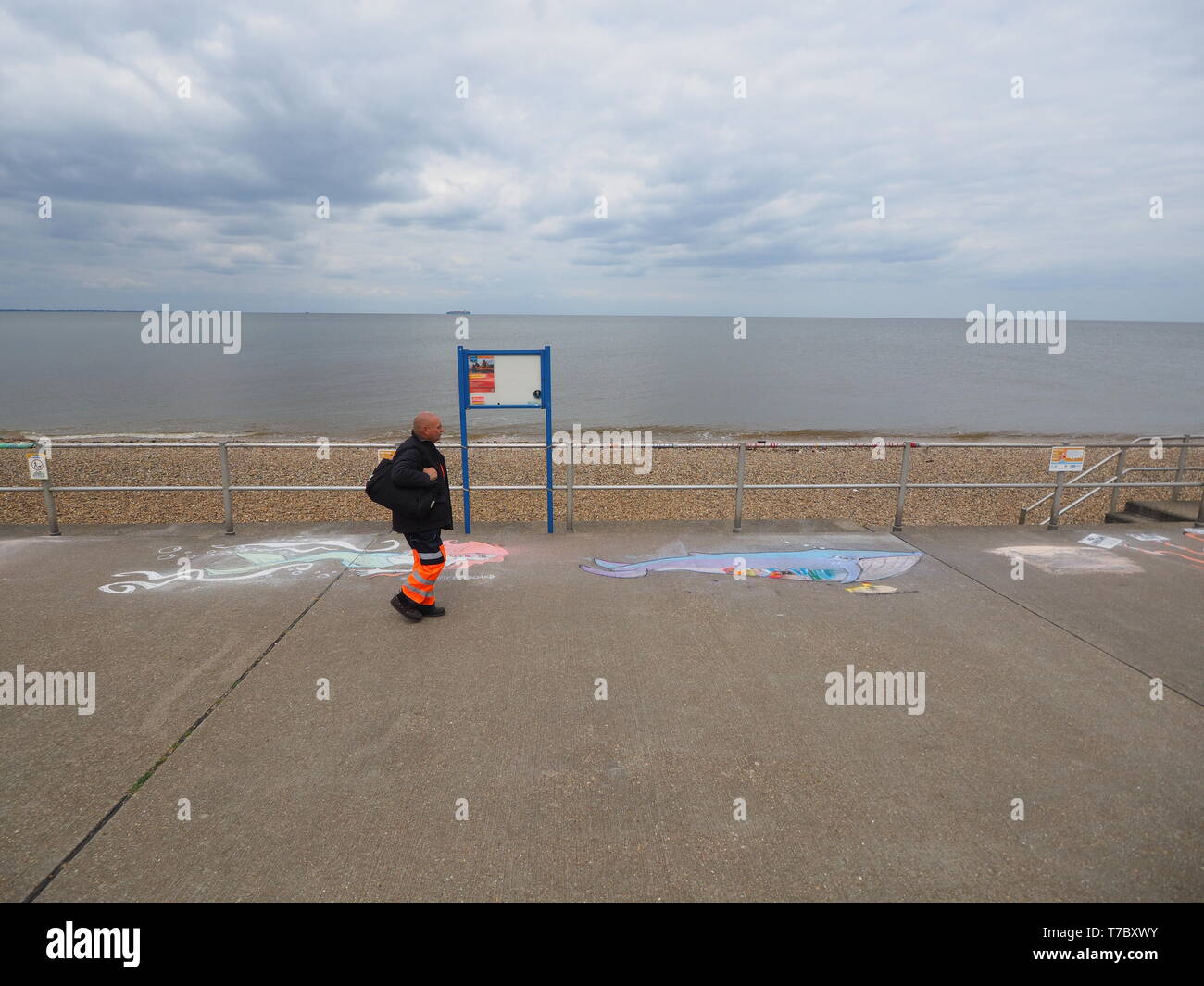 Minster on Sea, Kent, UK. 6th May, 2019. UK Weather: a cloudy afternoon in Minster on Sea, Kent, with rain threatening to wash away chalk art works from the re-run Chalk Marks event earlier today - local artists created chalk artworks with a seaside theme as part of an event organised by Squarecube Artisans. Credit: James Bell/Alamy Live News Stock Photo