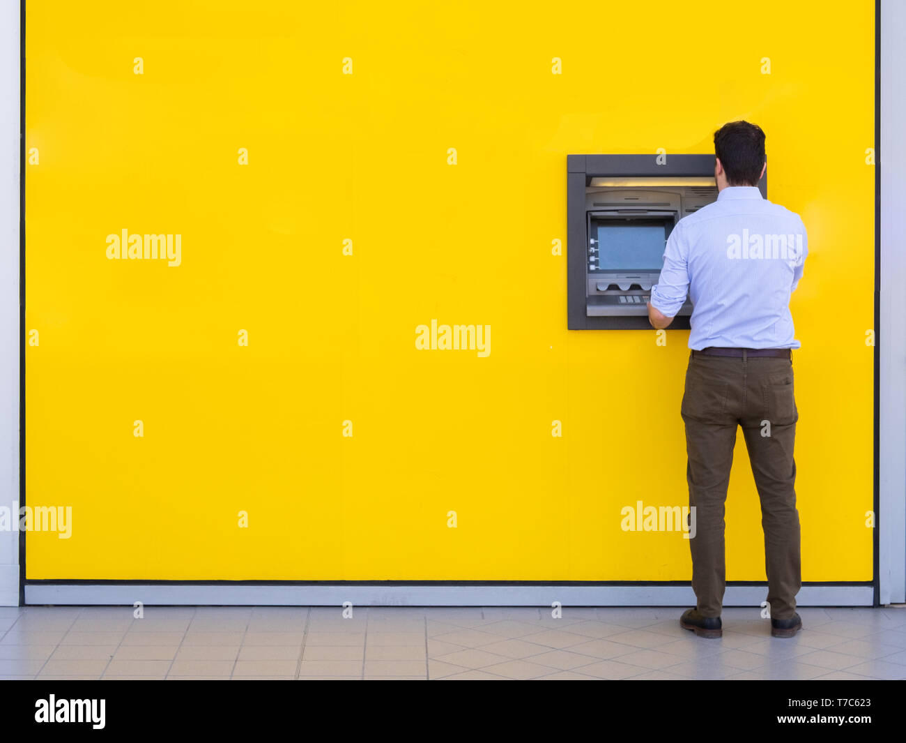 Automat hi-res stock photography and images - Alamy