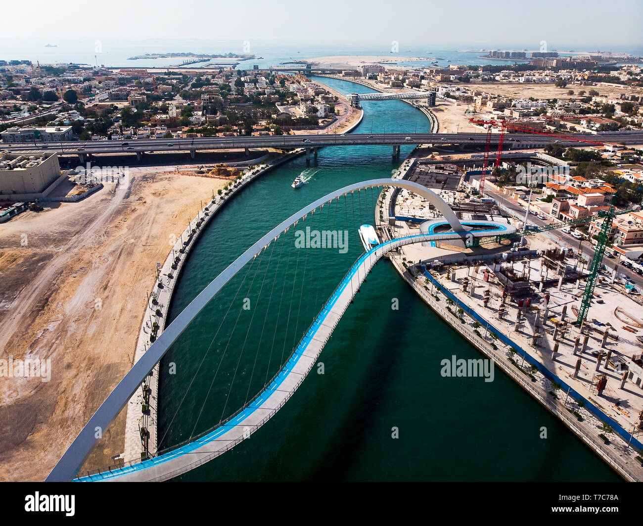 Ситуация в дубае сегодня с наводнением. Водный канал Дубая. Дубай Ватер канал. Creek canal Дубаи. Дубай канал Дубай ( Dubai Water canal).